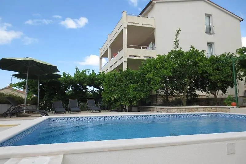 Apartman F1 Apartment Pula